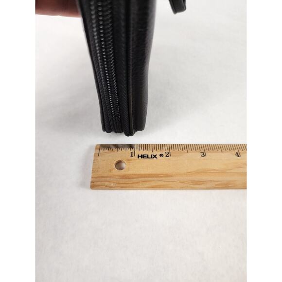 Relic Women's Black Messenger Bag Purse Zipper Wallet 4"x7"x1.5" Wrist Strap - Picture 9 of 9